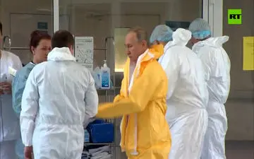 حضور پوتین در بیمارستانی در مسکو که بیماران مبتلا به کرونا را درمان می‌کند