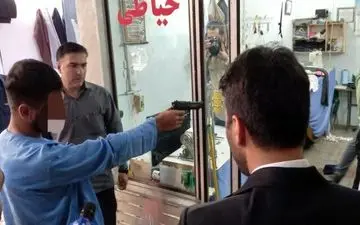 بازسازی صحنه قتل ۲ کاسب کرمانشاهی/ متهم به قتل: فقط می‌خواستم آنها را بترسانم!

