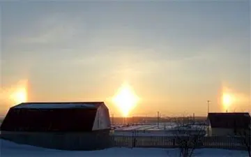 سه خورشید در آسمان + فیلم