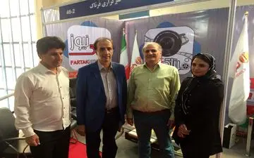 گوینده مشهور خبر در نمایشگاه بین المللی + عکس