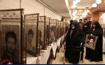 نقش چهره 180 جادویدنام وطن بر تابلوفرش؛ تلفیق هنر ملی و فرهنگ مذهبی ایران
