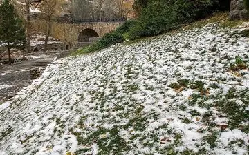 کاهش ۱۰ درجه‌ای دما در برخی نقاط کشور/آخرین وضعیت جوی مناطق زلزله‌زده کرمانشاه