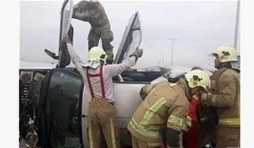 حادثه عجیب برای دو خودروی سواری در اتوبان تهران-قم+تصاویر