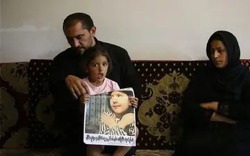 حکایت دردناک خاله آتنا از موهای ریخته شده جنازه خواهر زاده‌اش + عکس 