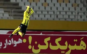 از استقلال پیشنهاد داشتم اما بابت چند بند قرارداد با آنها به توافق نرسیدم