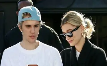 عکسی متفاوت و عجیب غریب از جاستین بیبر درحال رفتن به ایونت محصولات جدید برند آرایشی همسرش!