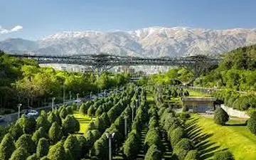 پل طبیعت قرمز پوش می شود