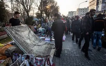70 درصد دست فروشان کلانشهرها زیرنظر مافیا فعالیت می کنند