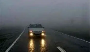 مه گرفتگی و کاهش دید در جاده‌های ۵ استان