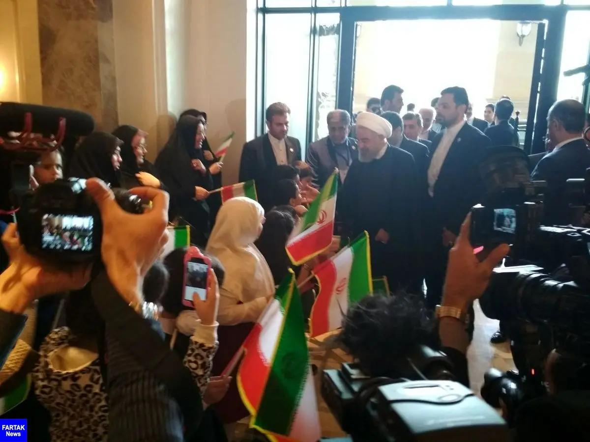  استقبال گرم ایرنیان مقیم باکو از دکتر روحانی