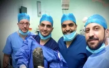 دختر مجرد شکمش بالا آمد/همه تعجب کردند!