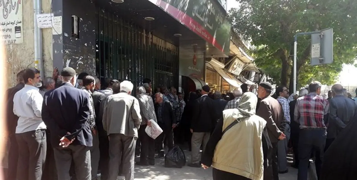 صف طویل خرید قند و شکر در کرمانشاه / مردم نگران چه هستند؟ + ویدئو