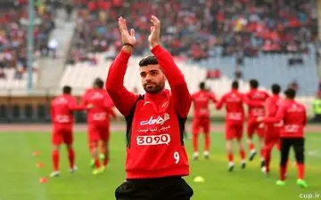 عکس یادگاری فرزند کمک داور با طارمی