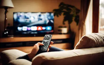 خطر خستگی چشم و گردن: تلویزیونتان را "اینجا" نگذارید