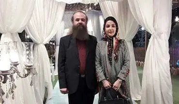 تیپ متفاوت امیرحسین شریفی در کنار همسر جوانش