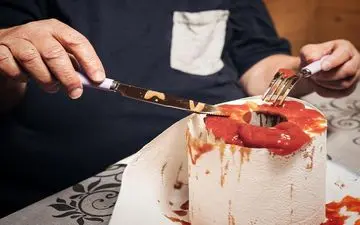 هرزه‌خواری: غیرمنتظره‌ترین نشانه کم خونی فقر آهن