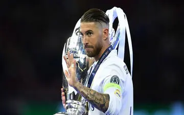 نام بهترین مدافع سال فیفا در مراسم THE BEST لو رفت