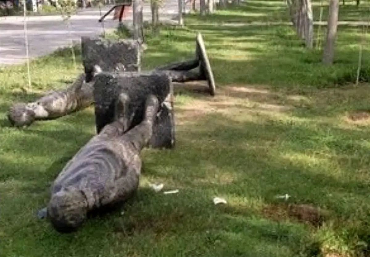  سقوط مرگبار مجسمه ۳۰۰ کیلویی بر سر نوجوان اراکی/ رئیس سازمان پارک‌ها برکنار شد 