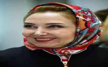 نقاشی پرتره به سیاه قلم از کتایون ریاحی