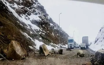 رییس پلیس راه شرق استان تهران خبر داد؛ احتمال ریزش کوه در جاده هراز