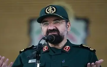 
محسن رضایی: سرباز باشیم نه سربار
