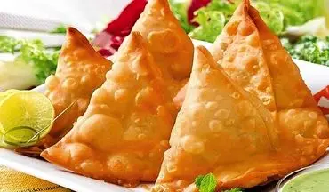 طرز تهیه سمبوسه سیب‌ زمینی و پنیر؛ یک میان‌وعده ترد و خوشمزه