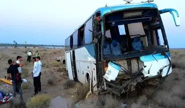 تصادف تریلی و اتوبوس در قزوین