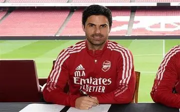 آرتنا با آرسنال تا 2025 تمدید کرد  