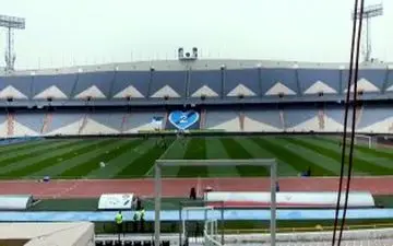 اقدام برای ترمیم چمن ورزشگاه آزادی