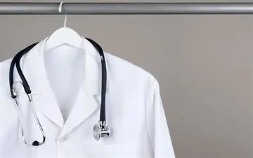 پزشکان ممنوع‌الخروج شدند؟ توضیحات تکمیلی وزارت بهداشت