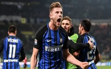 آبی پاکی آقای ستاره روی دست سرخپوشان