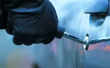 سرقت از خودروی استقلالی‌ها در روز تست‌گیری!