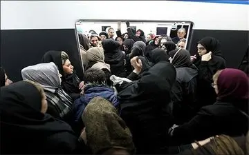 مشکل برق در خط ۴ متروی تهران، سرویس دهی را با اختلال مواجه کرد