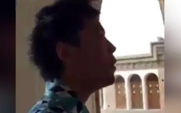 بازخوانی یکی از ترانه‌های همایون شجریان توسط توریست ژاپنی + فیلم