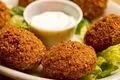 طرز تهیه فلافل ترد خانگی؛ رازهای تردی و طعم بهتر فلافل