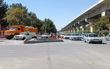 مسیر شمال به شرق سه راه حافظیه مسدود شد
