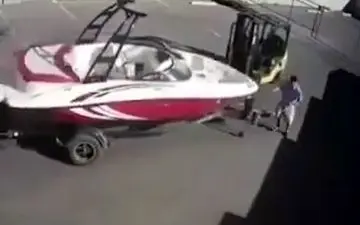 خرابکاری عجیب یک کارگر که سوژه شبکه‌های اجتماعی شد!+فیلم