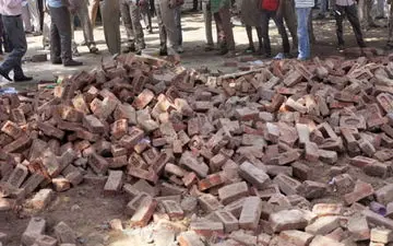 مرگ جوان سمیرمی در اثر ریزش دیوار