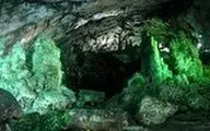 قایق سواری در غار زیبای چین