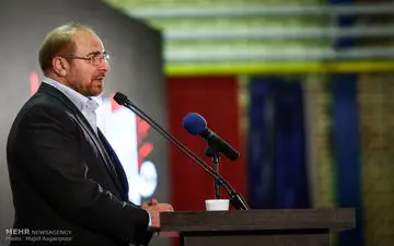 دولت حتی پول یک لاستیک اتوبوس هم به شهرداری نداده است/ با رفتار سیاسی شهر را اداره نکردیم