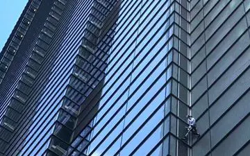 دستگیری مرد عنکبوتی در انگلیس! +فیلم 