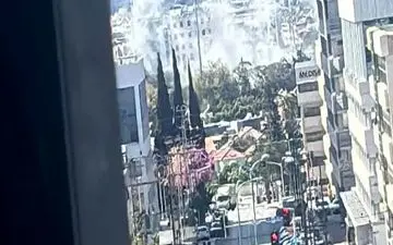 عکس | انفجار در قلب تل‌آویو؛ انتشار اولین تصاویر از اصابت موشک‌ها