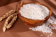  آیا آب برنج واقعا معجزه می‌کند؟ چگونه از آب برنج برای داشتن موهایی سالم و زیبا استفاده کنیم؟
