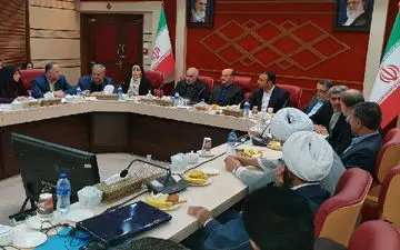 افزایش حقوق کارمندان و فرهنگیان باید متناسب با تورم باشد