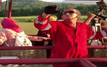 پدر همسر کاپیتان استقلال، عامل سقوط بالن در سریال پایتخت ۵/عکس