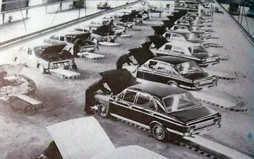 خط تولید پیکان در دهه 40