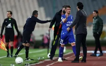 تغییر پست کاپیتان استقلال/ وریا باید یک خط جلو‌تر بازی کند
