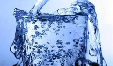 توصیه به نوشیدن روزانه ۸ لیوان آب غلط است