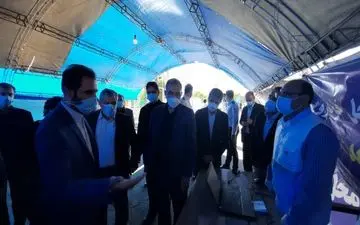 وزیر بهداشت خبر داد/فردا بیش از ۳ میلیون دوز واکسن وارد ایران می شود