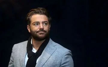 هجوم عجیب طرفداران محمدرضا گلزار دراکران خصوصی آینه بغل + فیلم